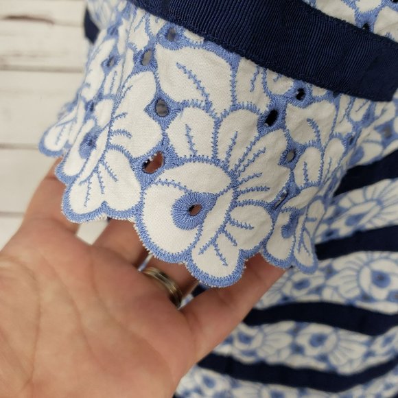 Talbots Woman's Blue Striped Floral Lace‎ Detail Short Sleeve Blouse Size 10 - Picture 7 of 11